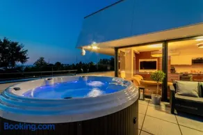 LAKE MOMENTS - Emerald Penthouse - Image 1