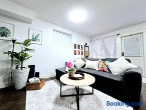 Langley Heights 2 Bedrooms Sweet Suite - Image 4