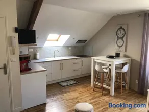 Logement à Brive, près du centre-ville et de la gare - Climatisation, fibre internet et stationnement gratuit - Image 1