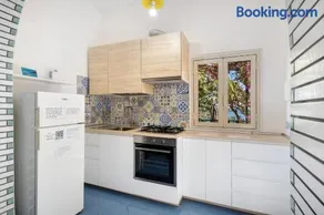 Blue & Green Apartments - Image 4
