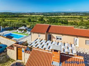 Countryside holiday home - pool - big terrace - Image 1