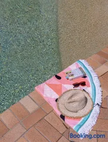 Castaways Penthouse Noosa, Beachfront Pool Tennis - Image 3