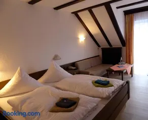 Pension Gasthof Zum Lamm - Image 1