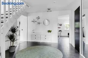 Bright house close to the beach, city center and free parking - Image 1