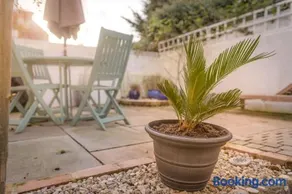 Shipside - spacious, stylish patio garden flat - Image 4