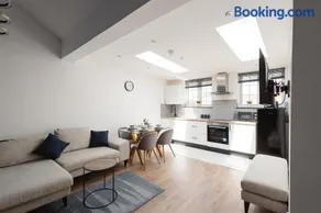 Two Bedroom Executive Pad by Traboule Properties Ltd - Image 3