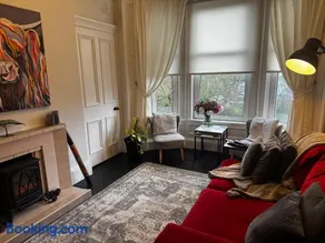 Beautiful traditional top floor flat in the center of Largs - Image 1