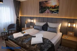 Grand Hotel - Image 1
