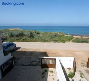 Sunshine Luxury Seafront House - s'arena scoada - Image 2