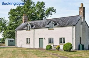 Oysterlow - A beautiful country cottage with estuary views and enclosed garden - Image 4