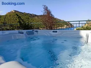 Dionos Villa with Jacuzzi - Image 2