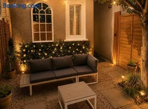 3-bed Victorian Townhouse, Lake District Base, Kendal Town Centre, Parking - Image 2