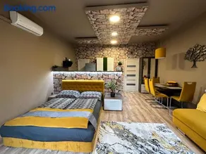 Gold Downtown Apartman - Image 4