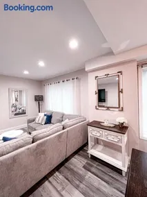 Cheerful & Modern Home w/ a Walkout Deck Area - Image 5