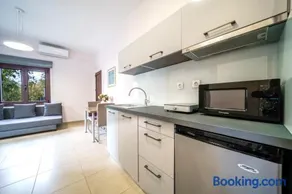 Dimitra & Deslina Luxury Αpartments - Image 2