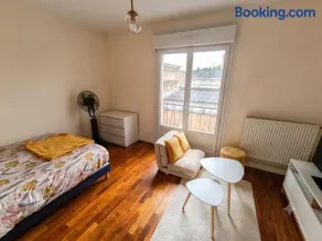 Cozy and modern studio, Near Chartres Station - Image 2