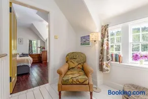 Gardener's Cottage - Image 2
