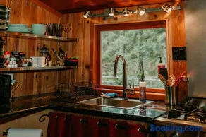 Blissful Solitude Cottage - Image 3