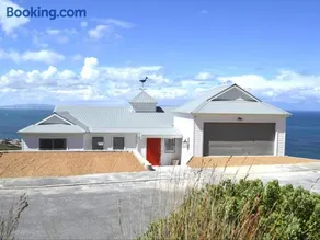 Oceans Drift Guest House & Self Catering - Image 1