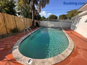 Convenient Location Pompano Deerfield Beach - Image 2