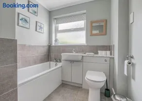 The Crabpot Five mins Norfolk beach. Crabpot Cottages - Sheringham - Image 4