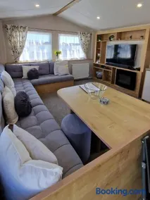 Brookside Holiday Retreat, West Sands - Image 5