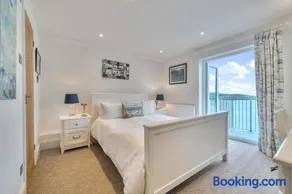 No 38 The Salcombe - Image 5