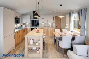 Presthaven Resort 3 Bedroom Luxury Gold 2024 Caravan - Image 2