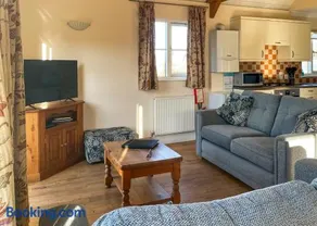 Oak Farm Lodges - Image 3