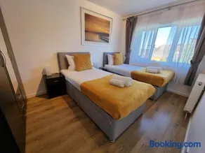 2 Bedrooms - 3 Beds - Free Parking - 168 - Image 4