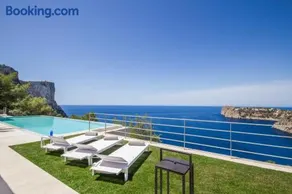 Stunning 6 Bedroom Villa in Andratx, 1014 - Image 1