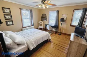 Suites On Chocolate - The Hershey House - Image 2