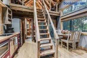 Cabin on Seven Acres with a Pond - Image 2