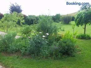 Gîte de Charme avec Terrasse près de Bourbonne-les-Bains, 2 chambres, poêle à bois, Wifi inclus - Image 3
