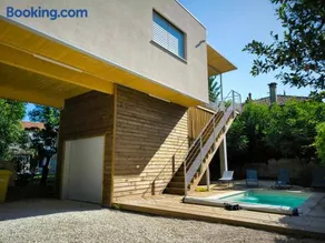 Maison, piscine, climatisation parking, 10min à pied du centre - Image 1