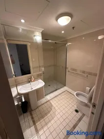 Shared apartment in Regency Hyde Park - Image 1