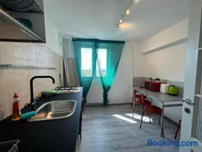 green apartment 70 - Image 2