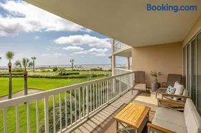 Luxurious Oceanfront Condominium Great For Groups! - Image 1
