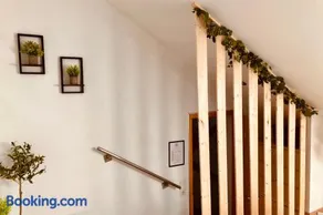 Moderne Dachgeschosswohnung an der Donau - Image 4