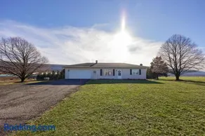 Mountain Sunrise Retreat - Image 1