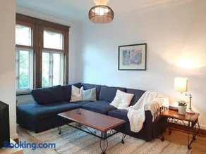 BIG 3BR appartment at Olympic Stadium at PIE-IX Metro station - Image 1