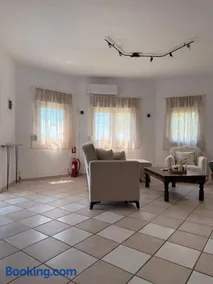 The Family Villa - Image 4