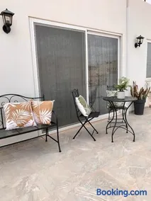 Terrace Room on Parish Street - Image 3