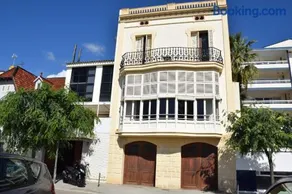 Apartamentos Les Barbes - Image 1