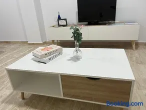 Appartement entièrement équipé avec jardin, internet haut débit et terrasse | Vue jardin | Parfait pour le travail à distance - Image 4