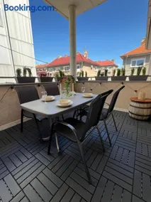 Central Terrace Apartment - Image 1