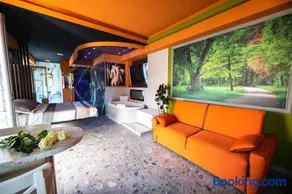 Garda fantasy green jacuzzi sauna piscina - Image 1