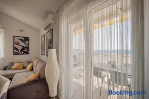 Chill 4 Real Sea View Mandre - Image 3