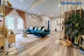 The Little Villa - 2Bed 1Bath Private Suite - Image 2
