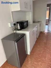 khayelihle guest house - Image 3